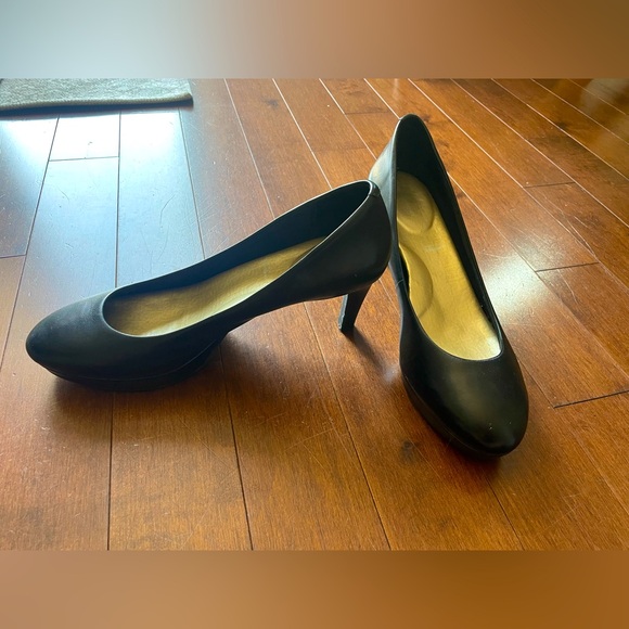 Rockport Leather Heels - Size 10 - Picture 5 of 5